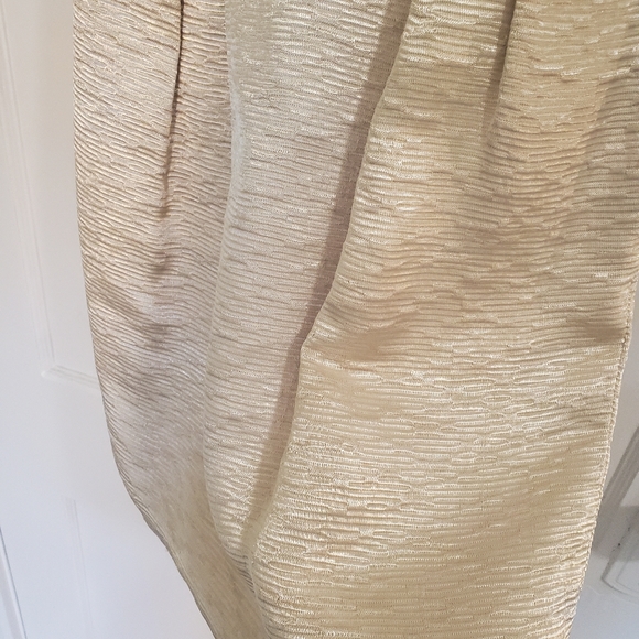 Max and Cleo sz 2 cream and gold cocktail dress - Picture 5 of 8